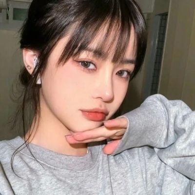 独家爆料：当红小花隐婚生子传闻，公司火速否认，深夜